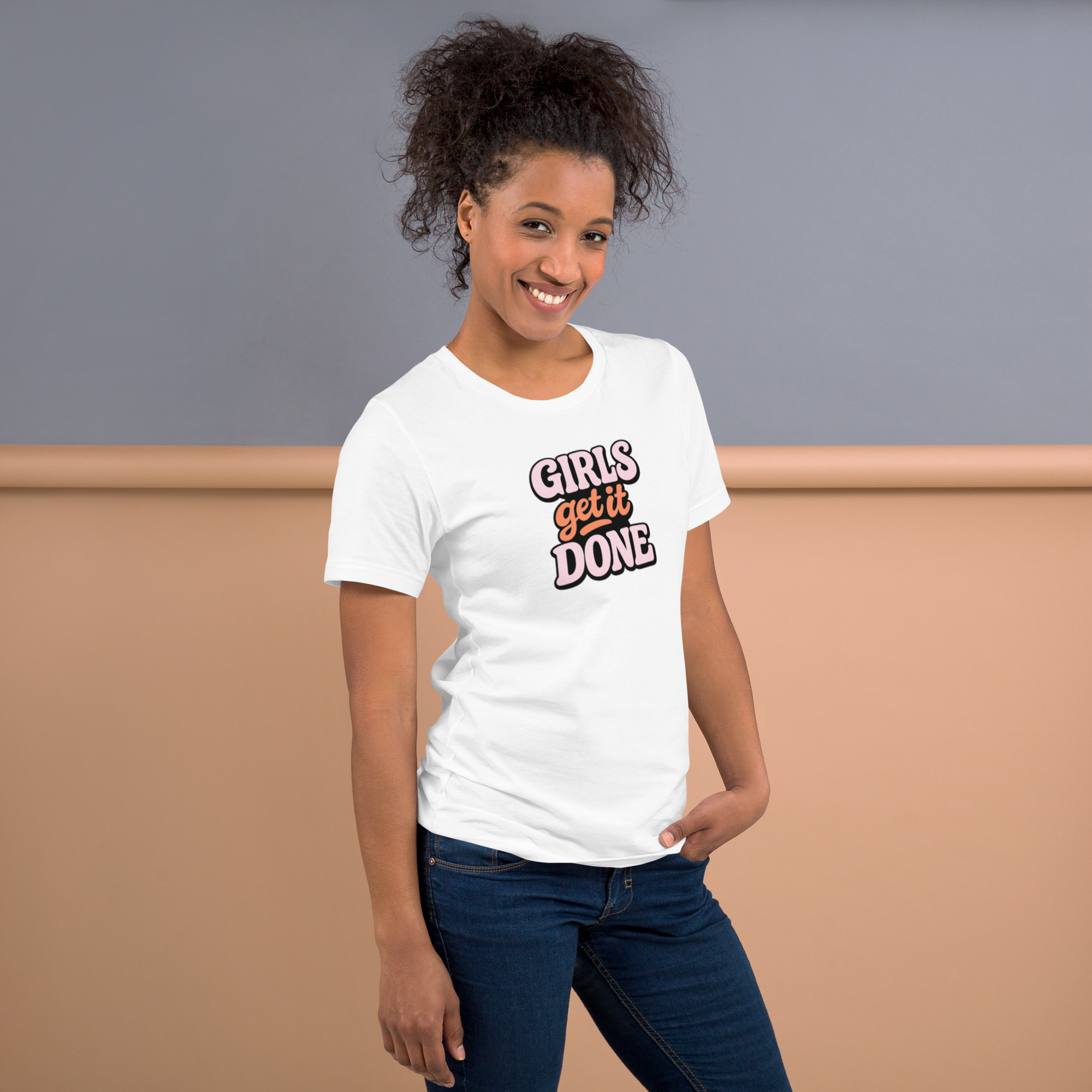 Women's t-shirt - Girls get it done